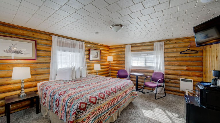 1K_KingCabin_Kingbed4