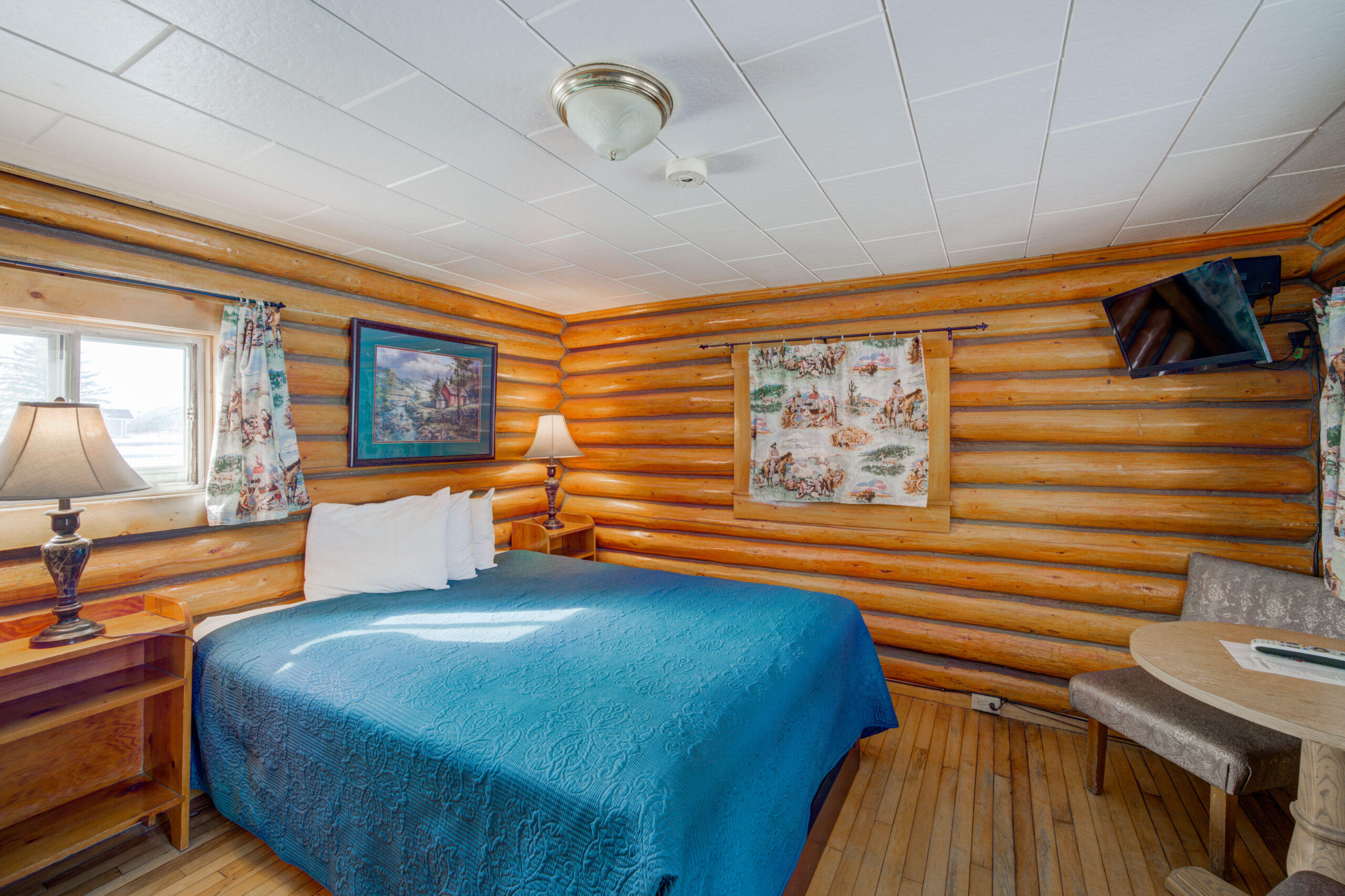 2RoomCabin_SportsMansLodge_EnnisMT (1)