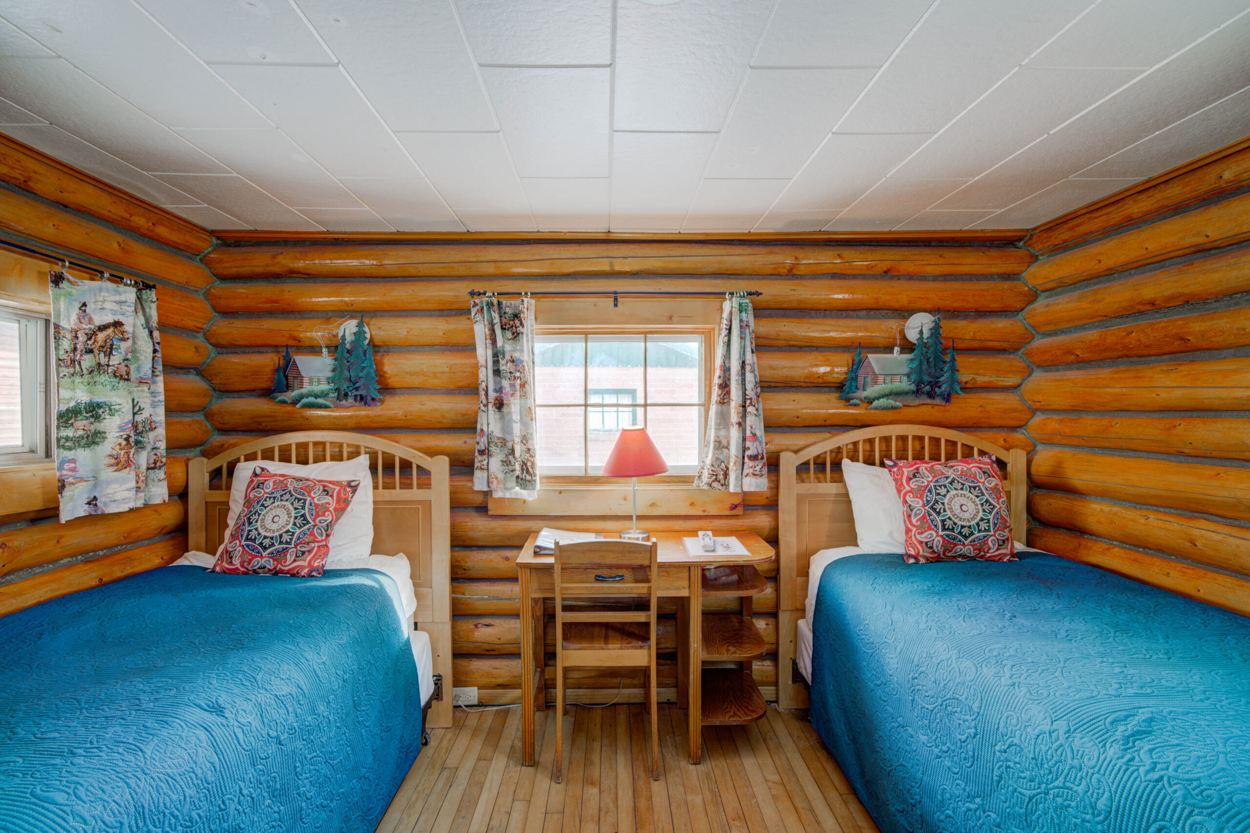 2RoomCabin_SportsMansLodge_EnnisMT (3)