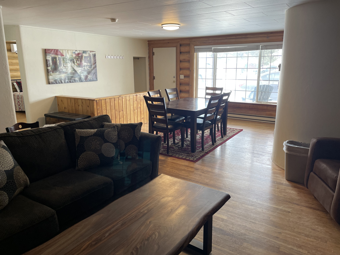 TheBunkhouse_SportsmansLodge_EnnisMT (7)
